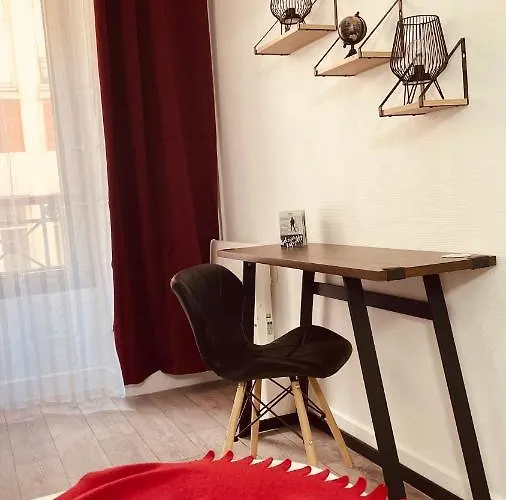 Louvain Hotel *