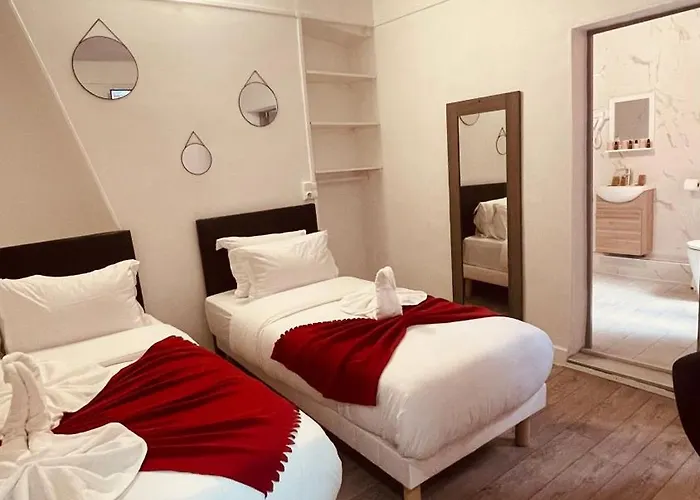 Louvain Hotel *